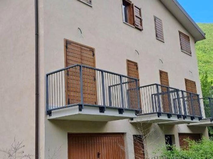 Casa quadrilocale in vendita in Strada Provinciale VissoUssita, Pieve, Ussita