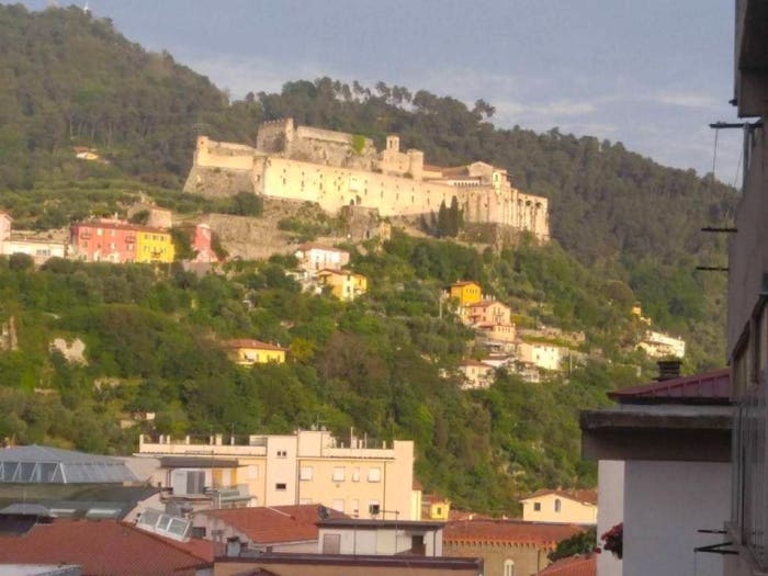 Appartamento con 5 locali in vendita in Centro, Massa