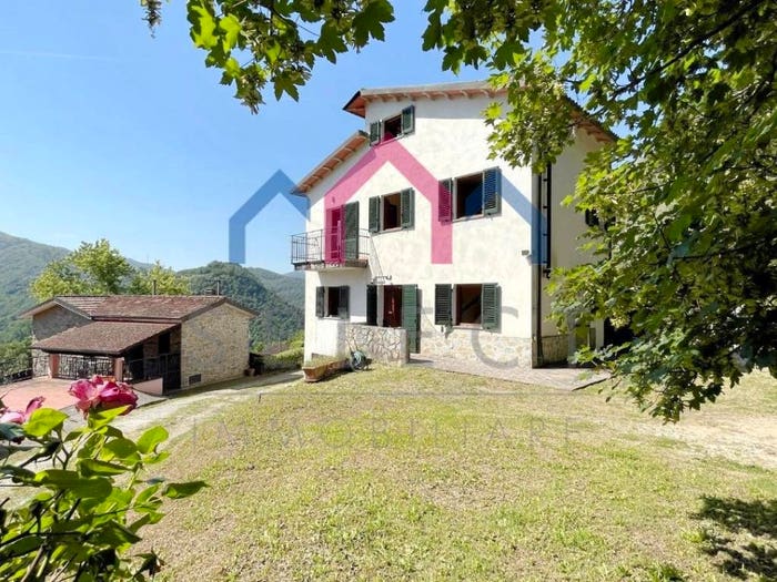 Casa trilocale in vendita in Bagni di Lucca
