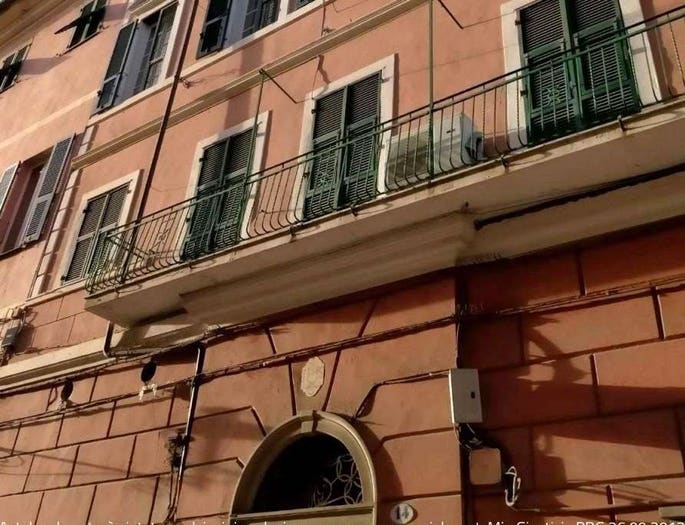 Appartamento con 6 locali in vendita in Via Felice Cascione, Porto Maurizio, Imperia