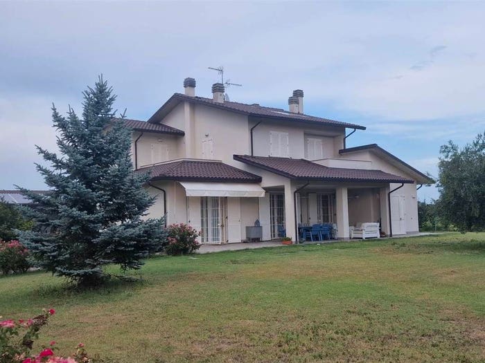 Casa con 6 locali in vendita in Carpena, Forlì