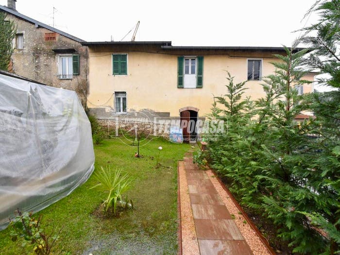 Casa quadrilocale in vendita in Largo XX Settembre, Albiolo