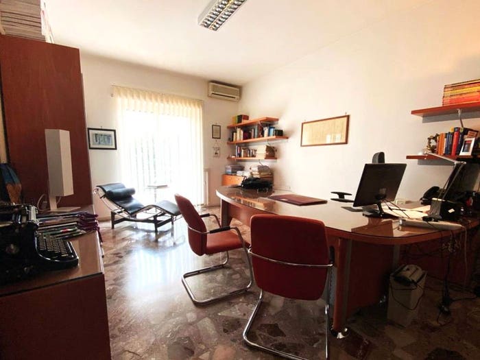 Appartamento quadrilocale in vendita in Piazza Sant'Eurosia, Centro, Lariano