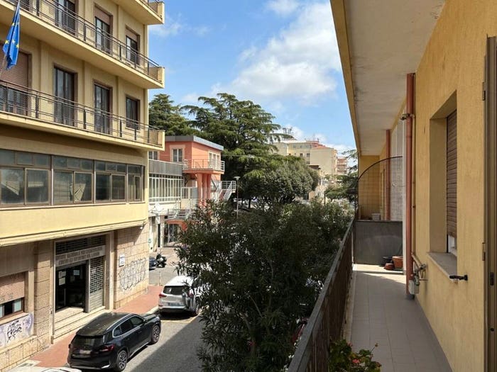 Appartamento con 6 locali in vendita in Via Nicola Pizi, San Leonardo, Catanzaro