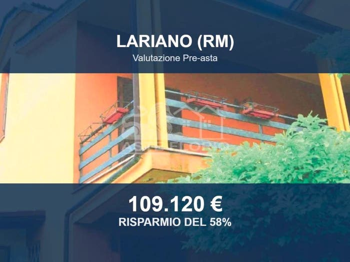 Casa quadrilocale in vendita in Via Urbano IV, Centro, Lariano