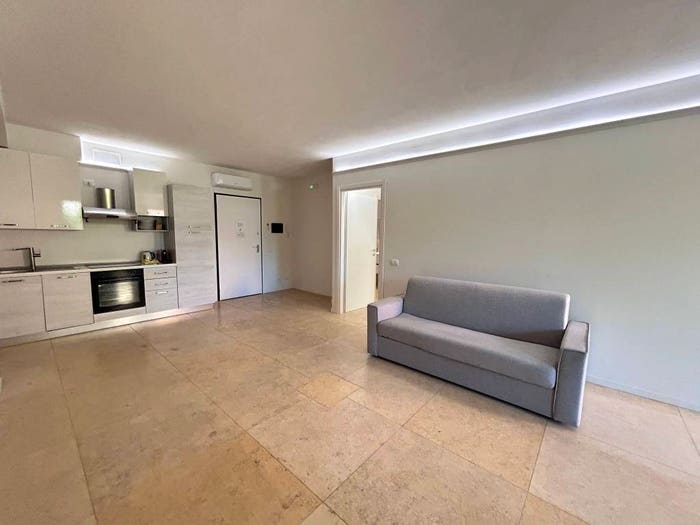 Appartamento bilocale in vendita in Via Francesco Agello, Rivoltella, Desenzano del Garda