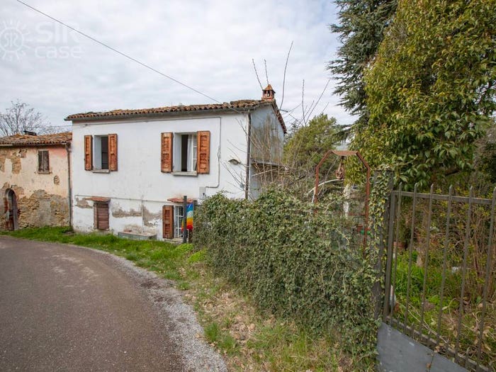 Casa quadrilocale in vendita in Via Gesso, Casalfiumanese