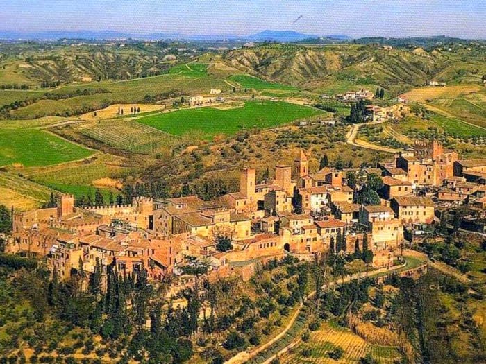 Appartamento con 5 locali in vendita in Via delle Mura, Canonica, Certaldo
