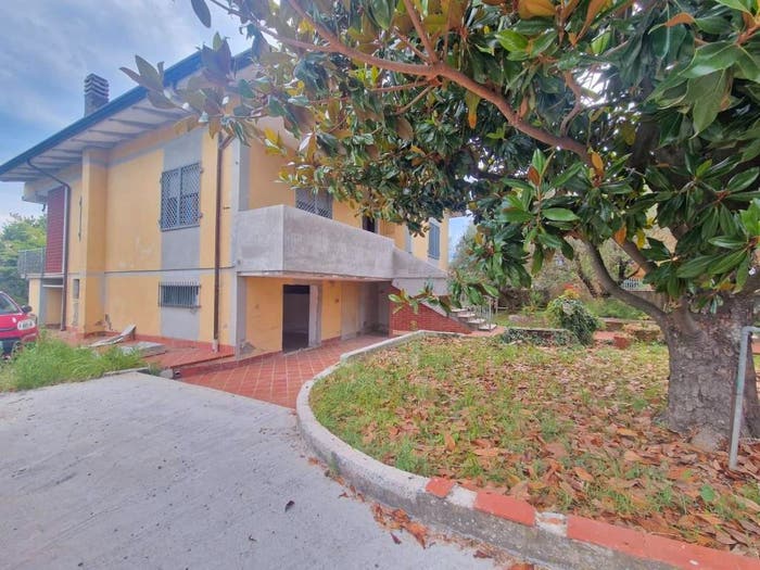 Casa con 6 locali in vendita in Fontia Fossola Fossone, Carrara