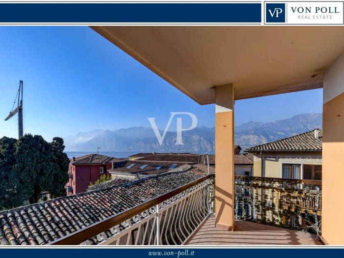 Appartamento con 5 locali in vendita in Via Monti, Centro, Malcesine
