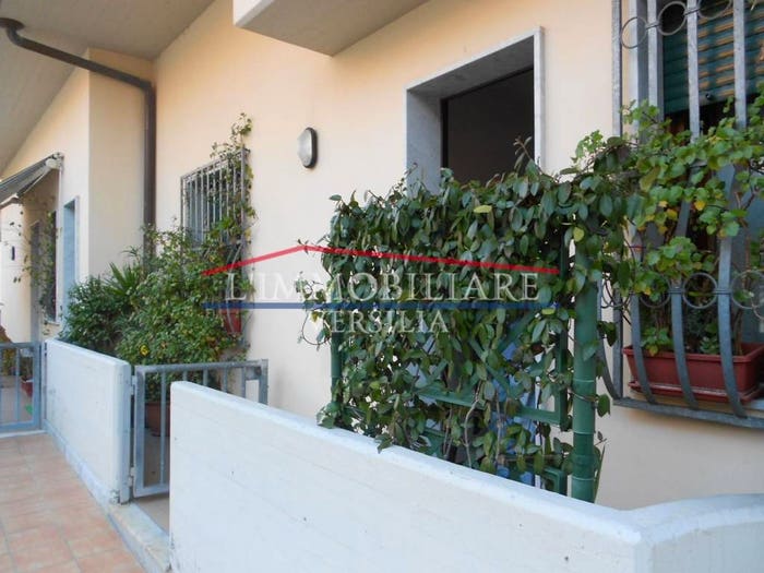 Appartamento con 6 locali in vendita in Via Francesco Crispi, Centro, Massa