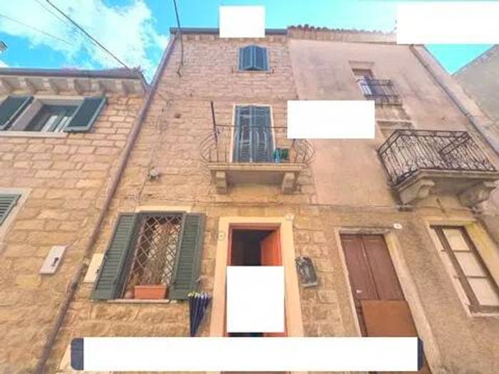 Casa trilocale in vendita in Via Mannu, Calangianus