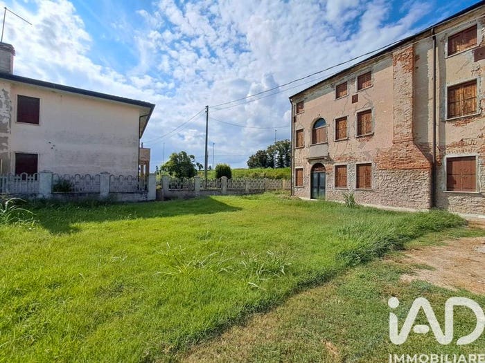 Casa con 6 locali in vendita in Via Roma, Vescovana