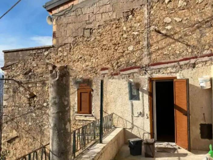 Appartamento trilocale in vendita in Via Grette, Gioia dei Marsi
