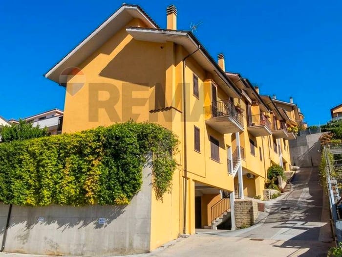 Appartamento trilocale in vendita in Via Garigliano, Borgo Novo, Monterotondo