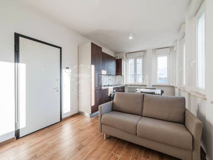 Appartamento trilocale in vendita in Via Passo Pordoi, Corvetto, Milano