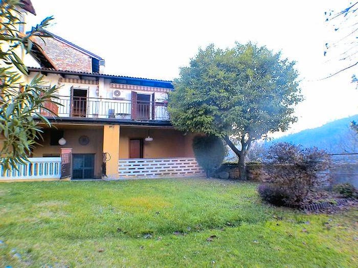 Casa quadrilocale in vendita in Via Roma, Centro, Serralunga di Crea