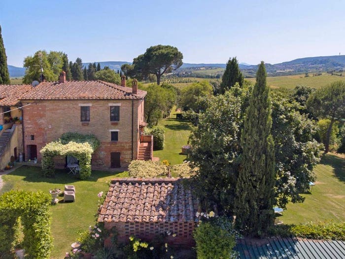 Casa con 6 locali in vendita in Via Antica Chiusina, Montepulciano