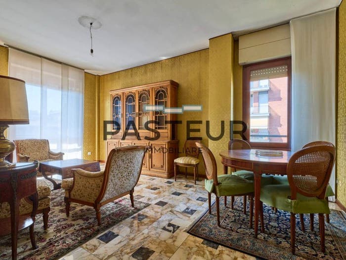 Appartamento con 6 locali in vendita in Via Santa Rita da Cascia, Barona, Milano