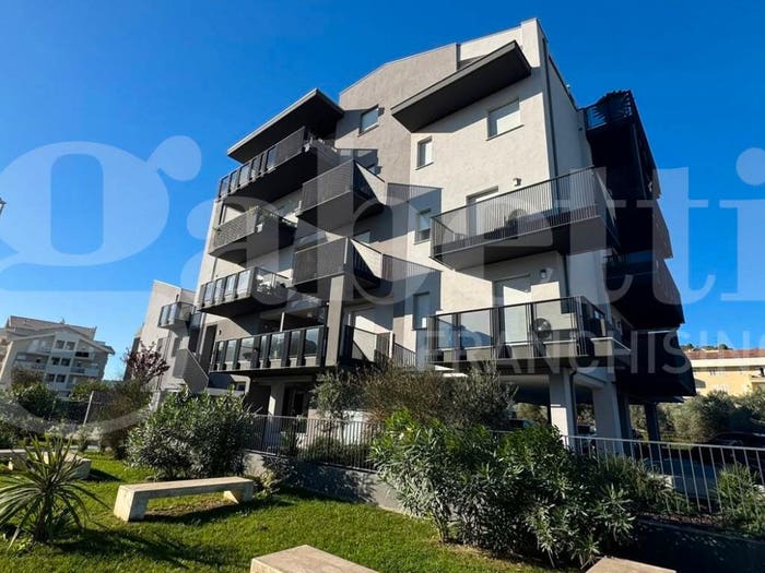 Appartamento quadrilocale in vendita in Via ricci, Tortoreto Lido, Tortoreto