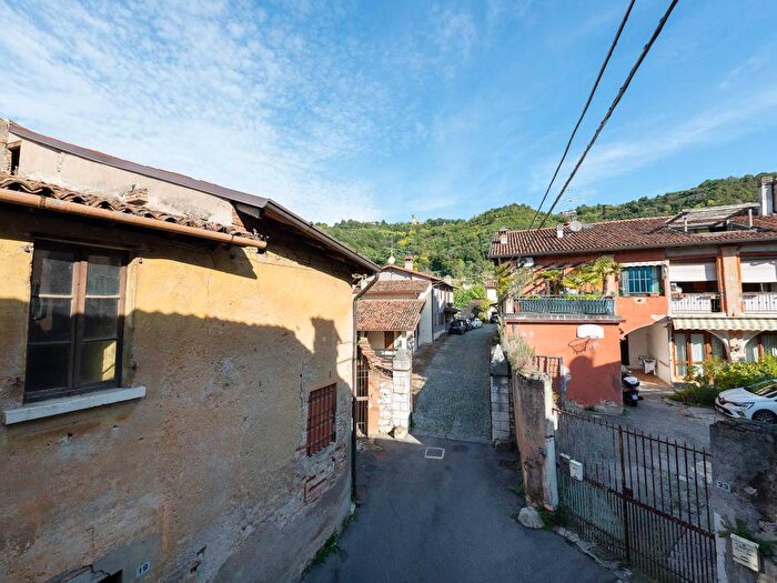 Casa trilocale in vendita in Vicolo della Cinta, Centro, Cellatica