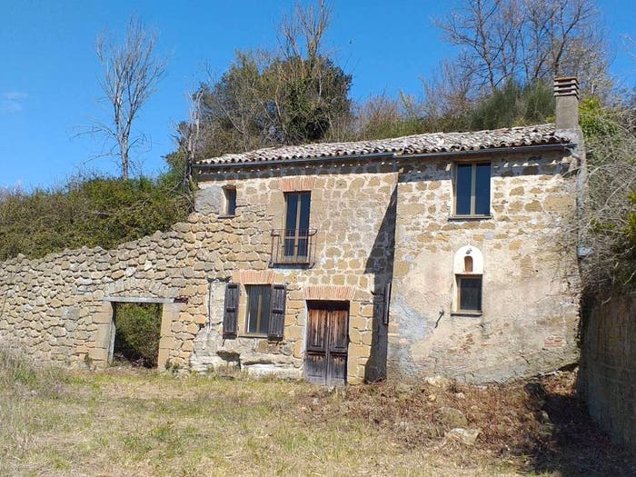 Casa quadrilocale in vendita in Strada Provinciale Lamone, Ischia di Castro