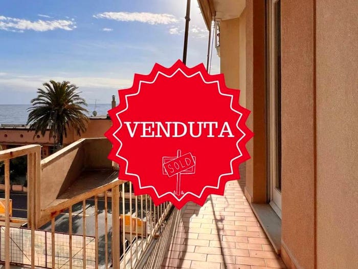 Appartamento bilocale in vendita in Piazza Del Sole, Varigotti, Finale Ligure