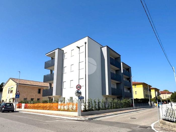 Appartamento quadrilocale in vendita in Via Schiavonia, Centro, Preganziol