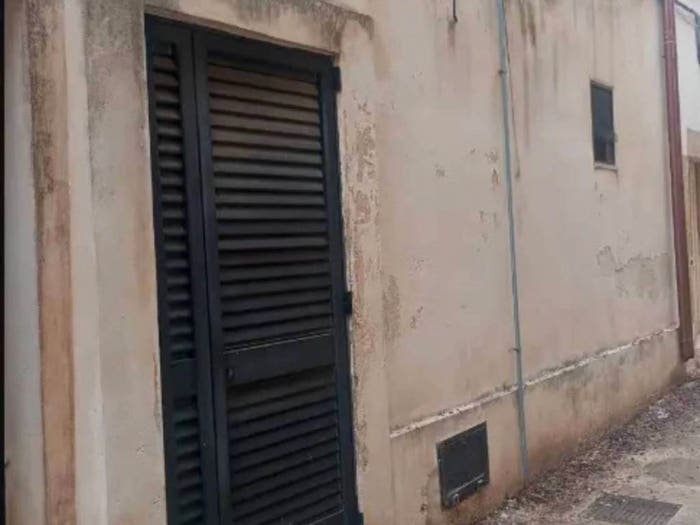 Casa trilocale in vendita in Via Lelio Vincenti, Centro, Carpignano Salentino