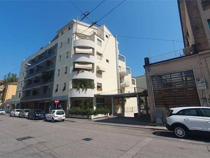Appartamento bilocale in vendita in VIA GENERALE PERGOLESI, Piano, Ancona