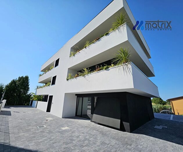 Appartamento con 10 locali in vendita in Via Vittorio Emanuele III, Codevigo