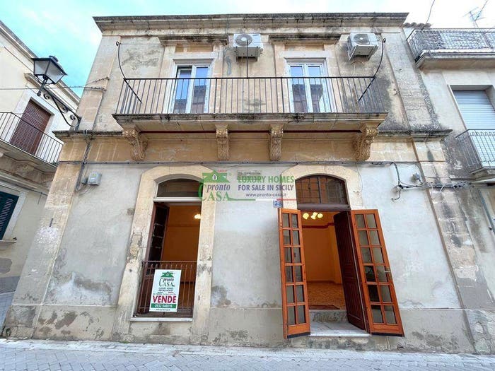 Casa con 5 locali in vendita in Via Rollo, Modica Alta, Modica