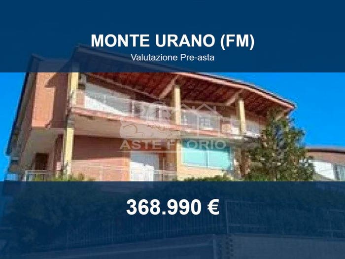 Appartamento con 6 locali in vendita in Via Santa Maria Apparente, Centro, Monte Urano