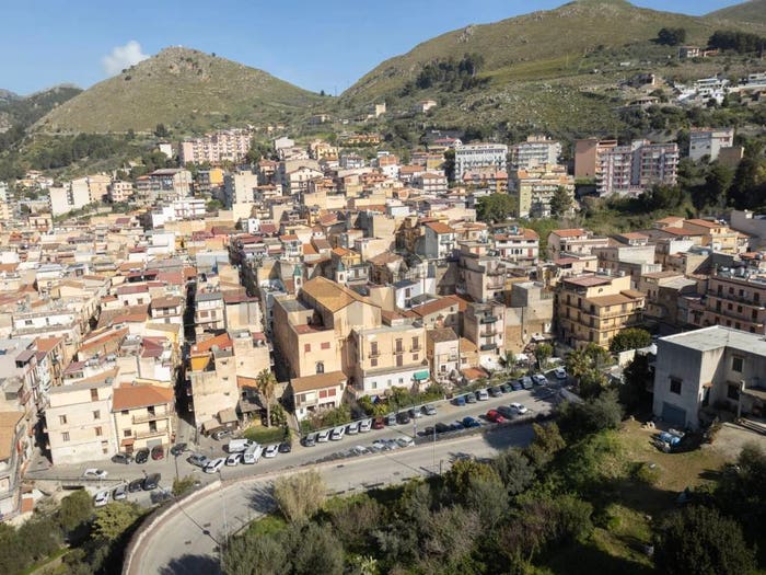 Appartamento con 5 locali in vendita in via Castrenze Di Bella, Montelepre