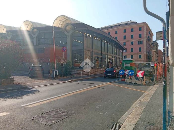 Appartamento trilocale in vendita in Via Ponterotto, Marassi, Genova