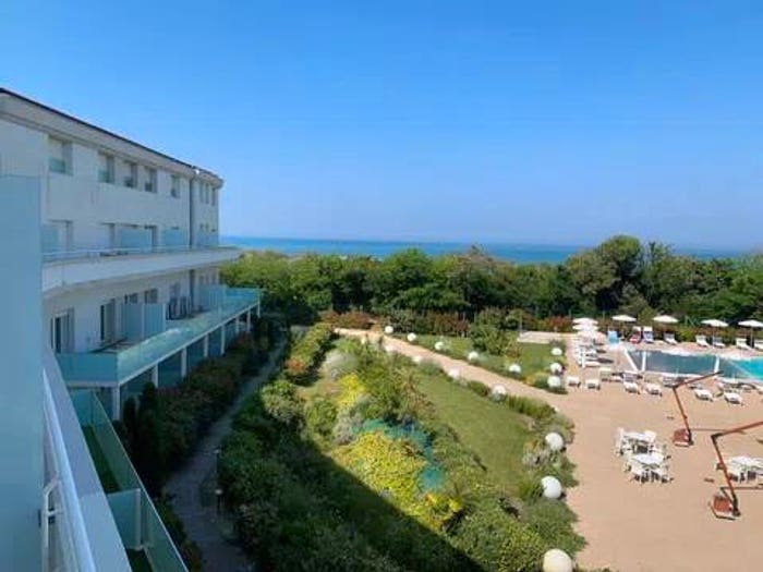 Appartamento quadrilocale in vendita in Neighbourhood Tirrenia, Calambrone, Pisa