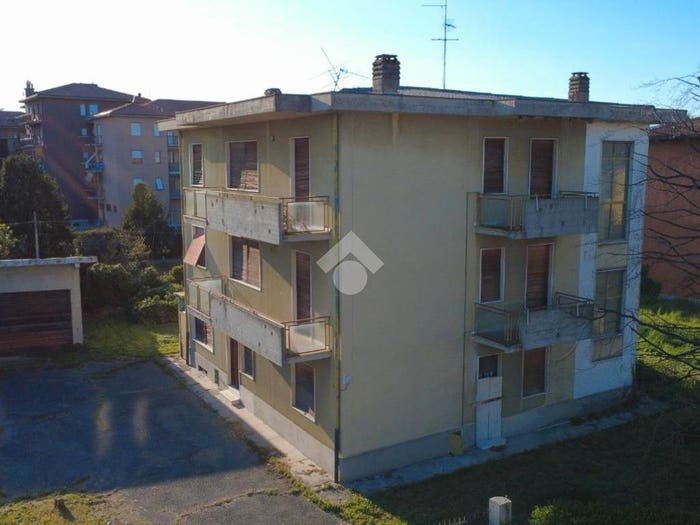 Casa con 6 locali in vendita in Via Alcide De Gasperi, Presezzo