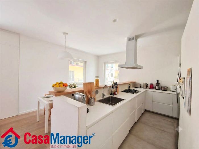 Appartamento con 5 locali in vendita in Via Mario Ruta, Pigna Omodeo, Napoli