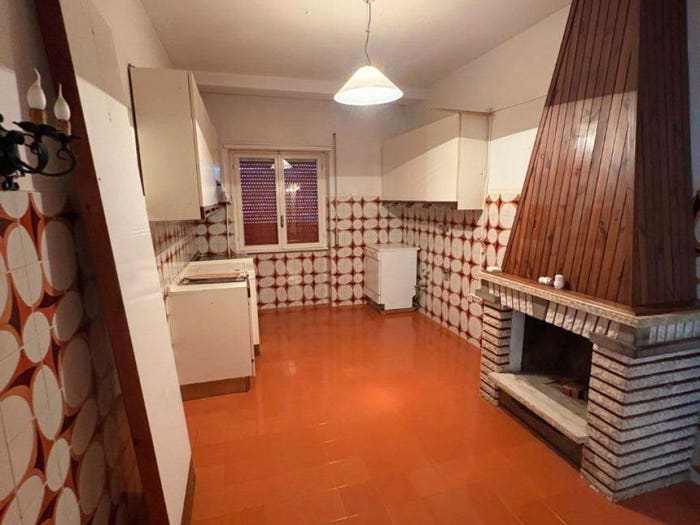 Appartamento con 6 locali in vendita in Viale Santa Liberata, Ciciliano