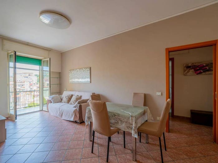 Appartamento trilocale in vendita in Via Pietro Metastasio, Fuorigrotta, Napoli