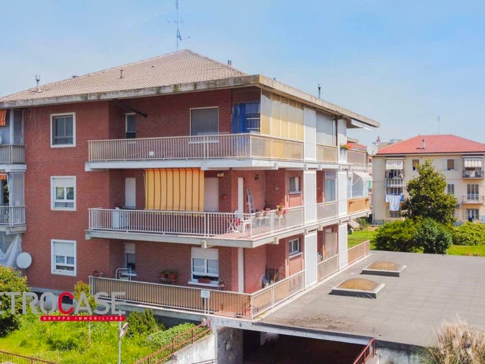 Appartamento trilocale in vendita in Via Giuseppe Thaon di Revel, Centro, Poirino