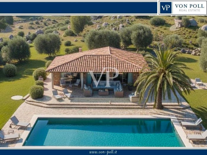 Casa con 6 locali in vendita in Via Li Tauli, Cugnana, Olbia