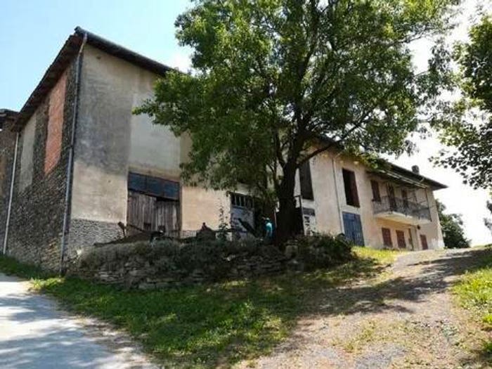 Casa con 6 locali in vendita in Bistagno
