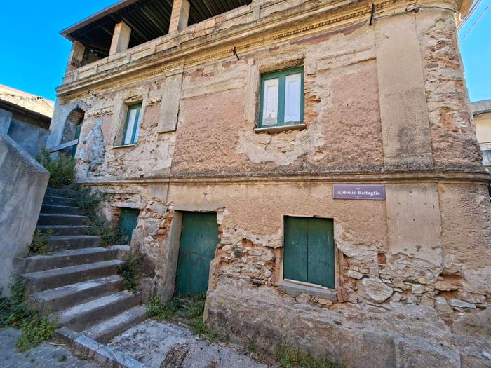 Casa con 6 locali in vendita in Patarriti, Motta San Giovanni