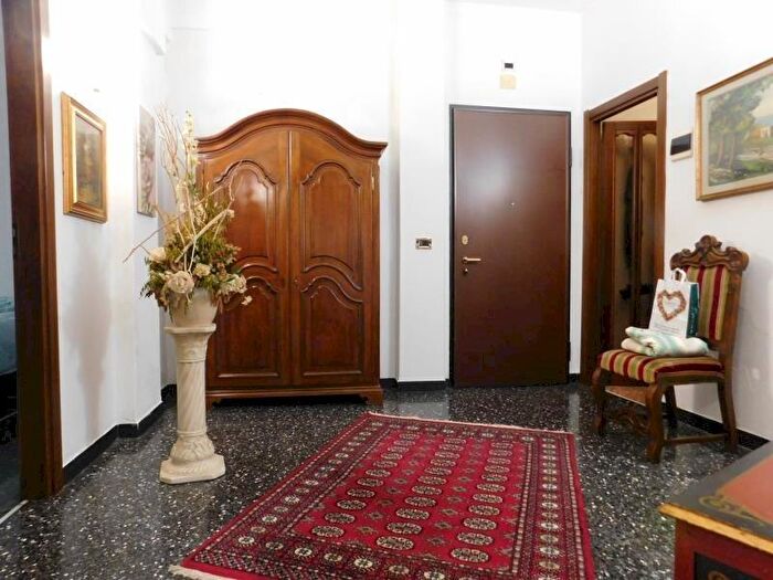 Appartamento quadrilocale in vendita in Corso Tardy E Benech, Savona