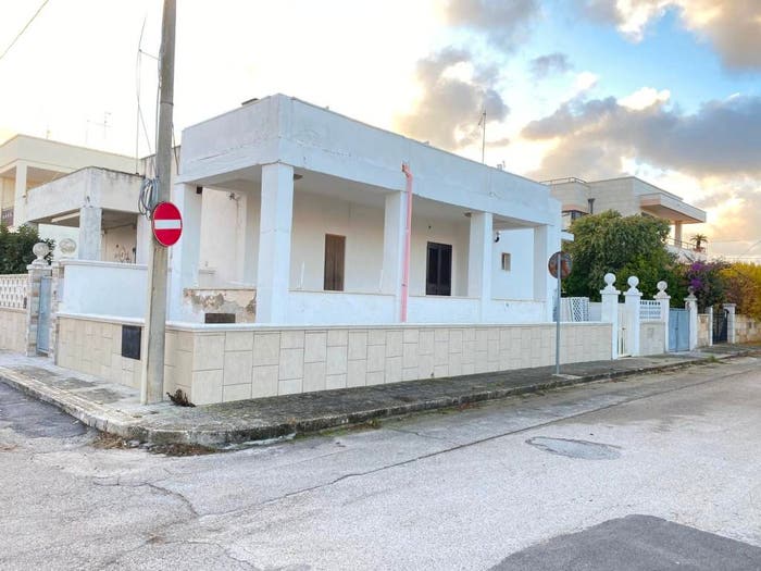 Casa con 5 locali in vendita in Via Mezzaluna, Torre Santa Sabina, Carovigno
