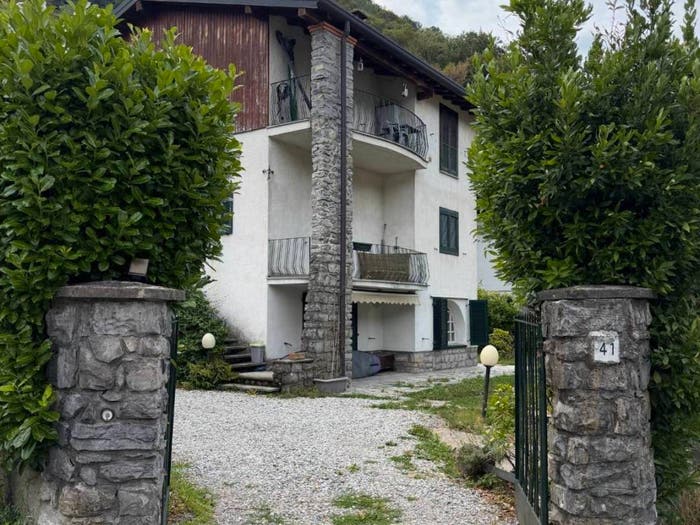 Casa con 6 locali in vendita in VIA CARAVAGGIO, Canzo