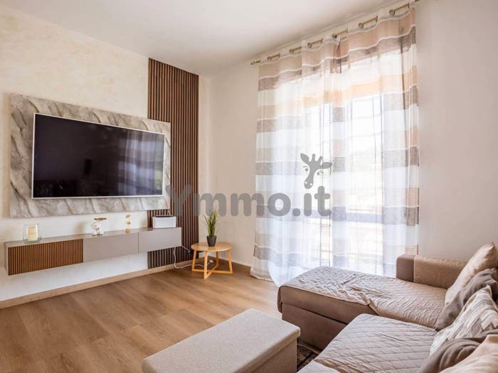 Appartamento trilocale in vendita in via Verdi, Cocquio, CocquioTrevisago