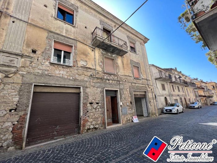 Appartamento bilocale in vendita in Via lago, Centro, Lenola