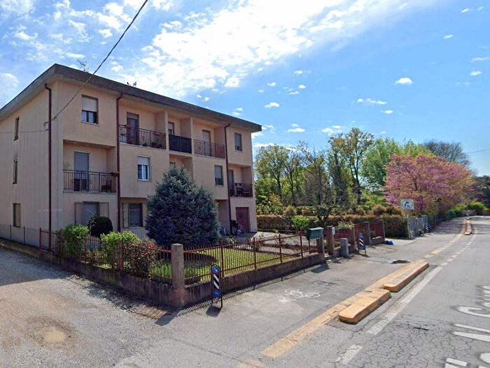 Appartamento quadrilocale in vendita in Via Nazario Sauro, Centro, Quistello